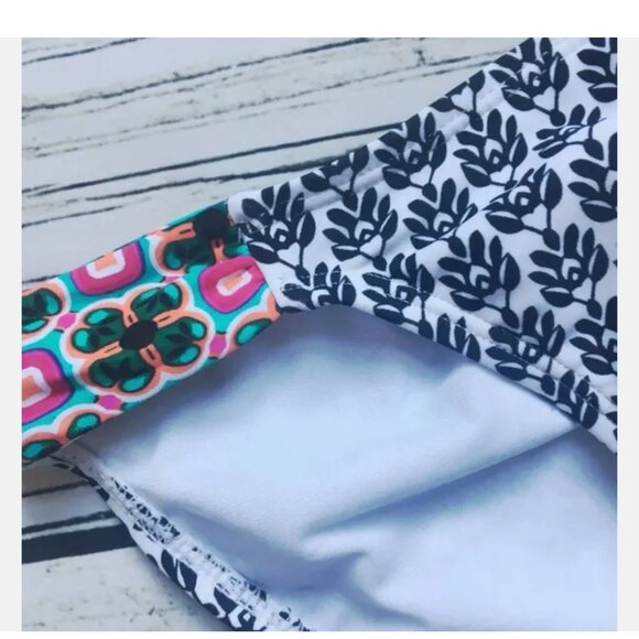 NWT Ninety Five Degress Sz S Bikini Bottom Black & White w Colorful Sides - Picture 3 of 5